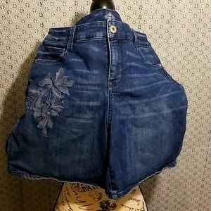 Vintage excellent condition jean shorts!
